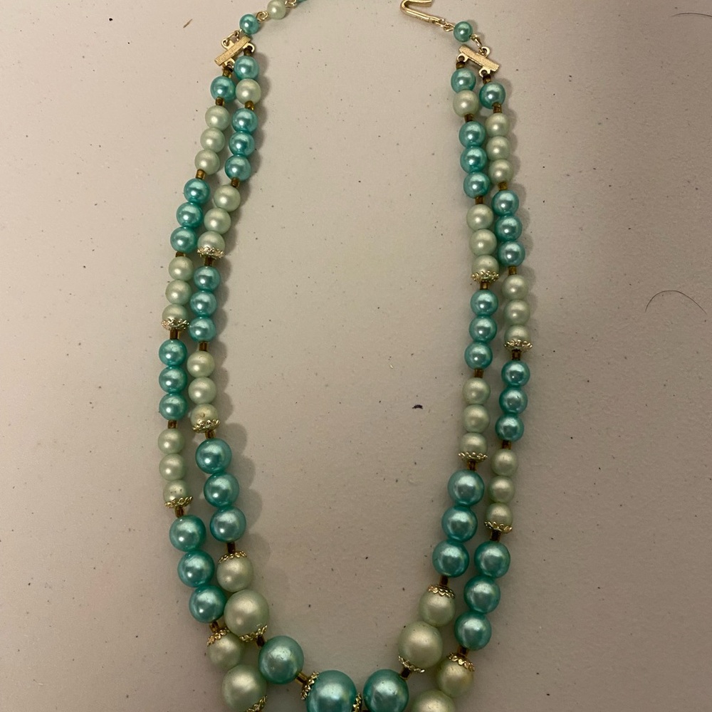 1950’s Turquoise and Cream Pearl Necklace and Clip Earring Set